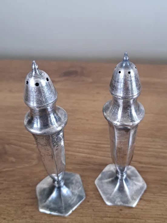 Vintage Silver Plated Salt And Pepper Shakers Classic Traditional Collectible - Picture 2 of 12